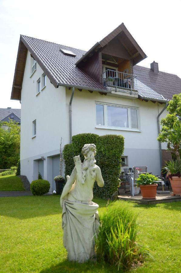 Ferienhaus Luzia Darscheid Luaran gambar